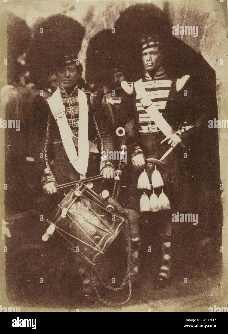 Piper and Drummer of the 92nd Gordon Highlanders, Hill & Adamson (Scottish, active 1843 - 1848), 1846, Salted paper print from a paper negative, 19.7 × 14.6 cm (7 3/4 × 5 3/4 in Stock Photo