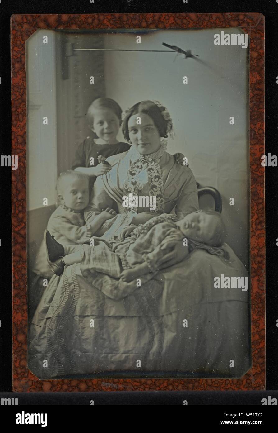 Artist's Wife and Their Three Children, Hermann Carl Eduard Biewend (German, 1814 - 1888), June 22, 1851, Daguerreotype, 15.2 × 9.8 cm (6 × 3 7/8 in Stock Photo