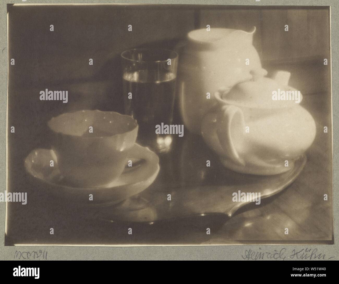 Tea Still-life, Version III, Heinrich Kühn (Austrian, born Germany, 1866 - 1944), 1907, Platinum print, 27.5 x 37.8 cm (10 13/16 x 14 7/8 in Stock Photo