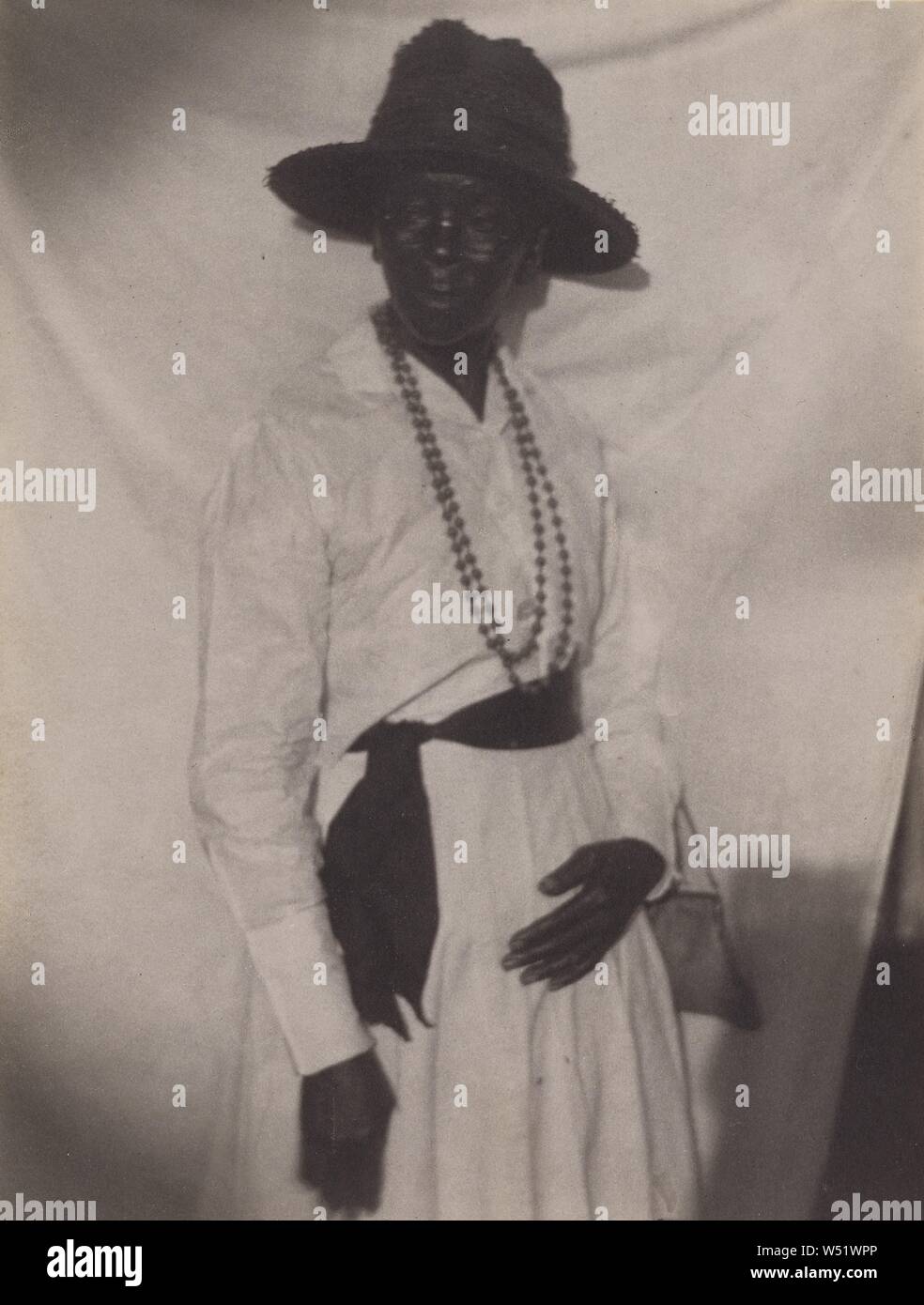 Maum Duck, South Carolina, Doris Ulmann (American, 1882 - 1934), about 1929 - 1930, Platinum print, 20.6 x 15.6 cm (8 1/8 x 6 1/8 in Stock Photo