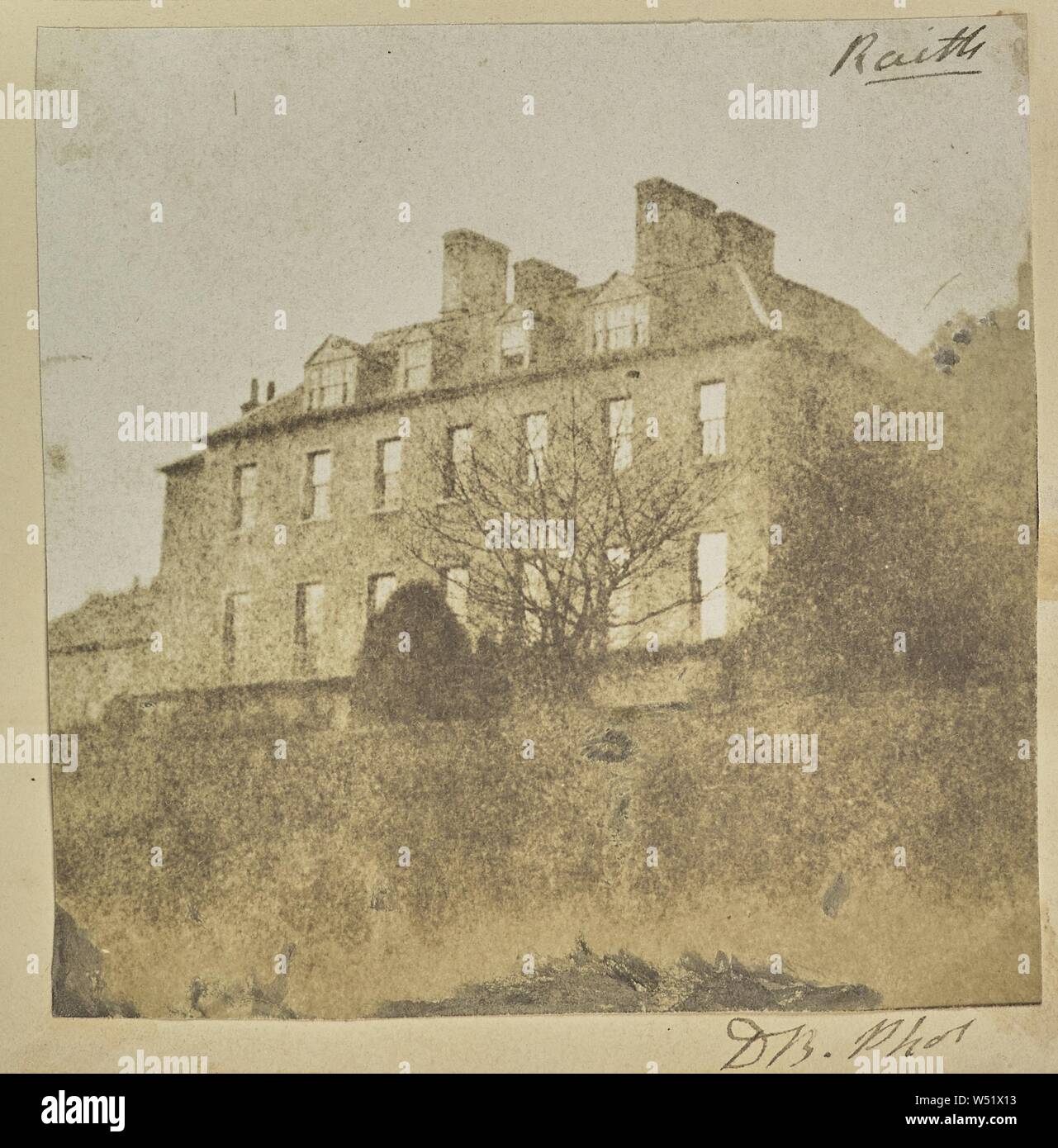 Raith House., Sir David Brewster (Scottish, 1781 - 1868), about 1843, Salted paper print from a Calotype negative, 8.9 × 8.9 cm (3 1/2 × 3 1/2 in Stock Photo