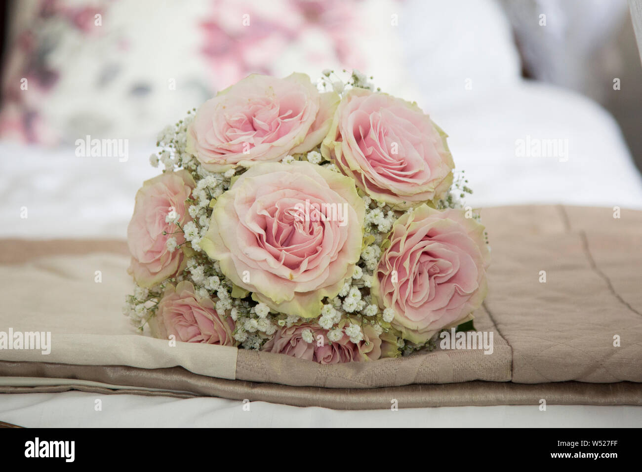 Wedding Day flowers, real flowers arrange for the wedding day of the bride and groom, flowers