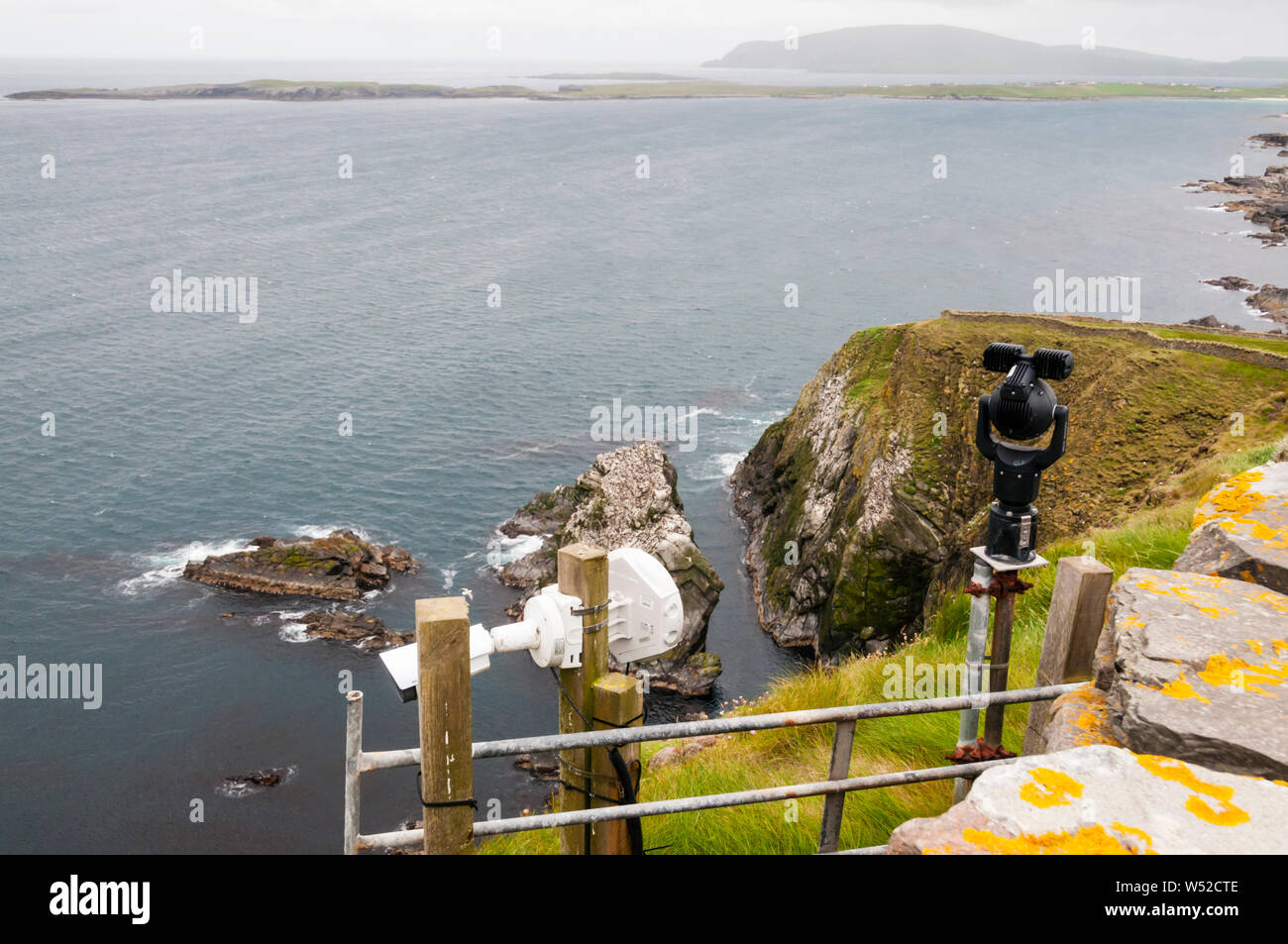 Webcam and microphone setup at Sumburgh head in Shetland to broadcast film of seabirds over the internet. Stock Photo