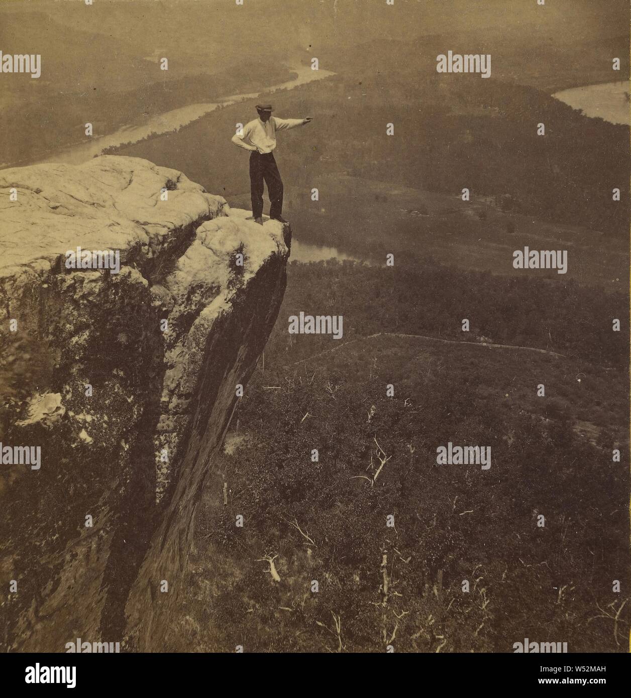 Point Lookout, the northern extremity of Lookout Mountain Tennessee