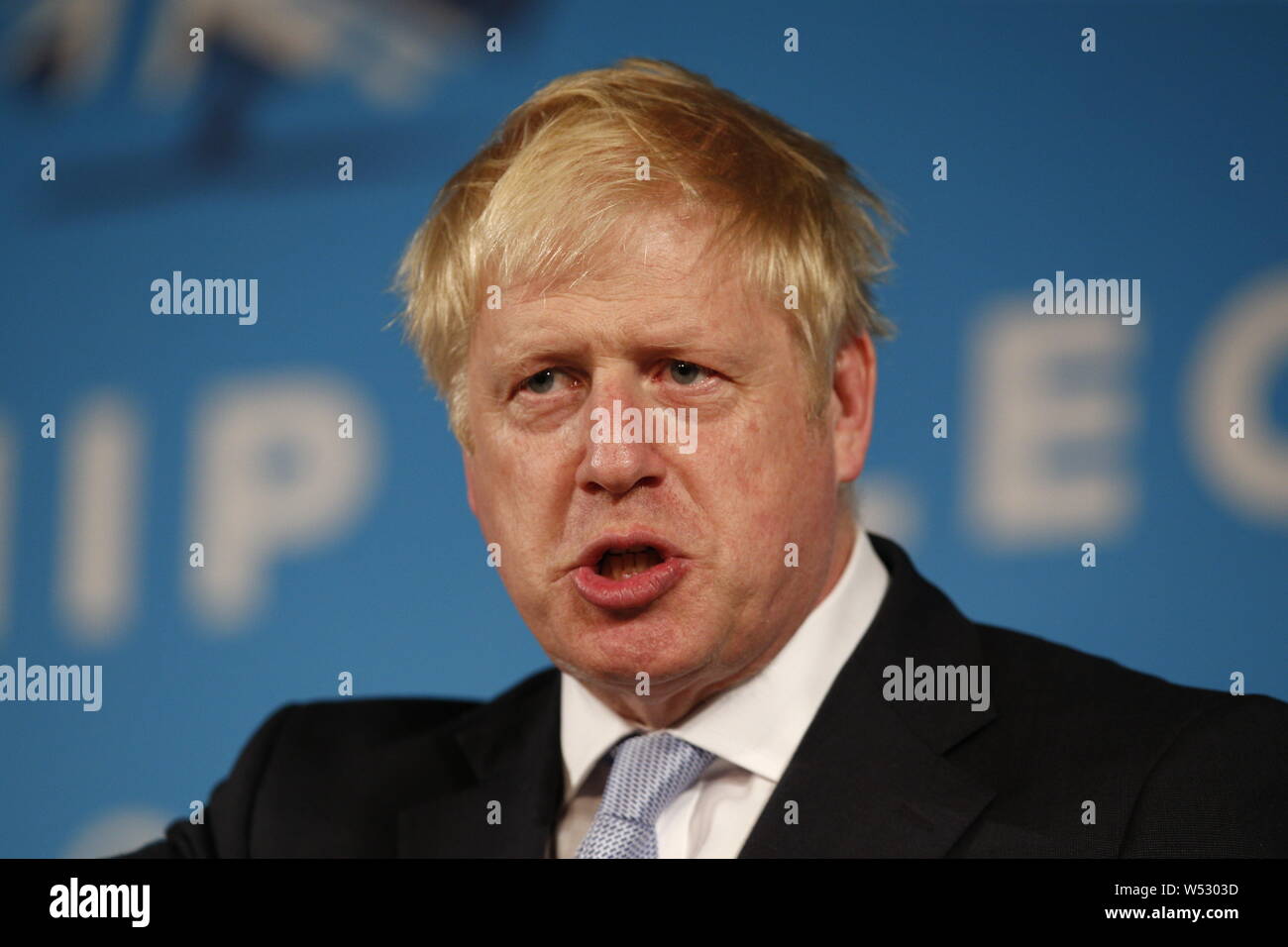 Boris speaks to the crowd of party members. Contenders in the Conservative Party leadership competition, Jeremy Hunt and Boris Johnson at Hustings in Bournemouth, Dorset. on June 27, 2019 Stock Photo