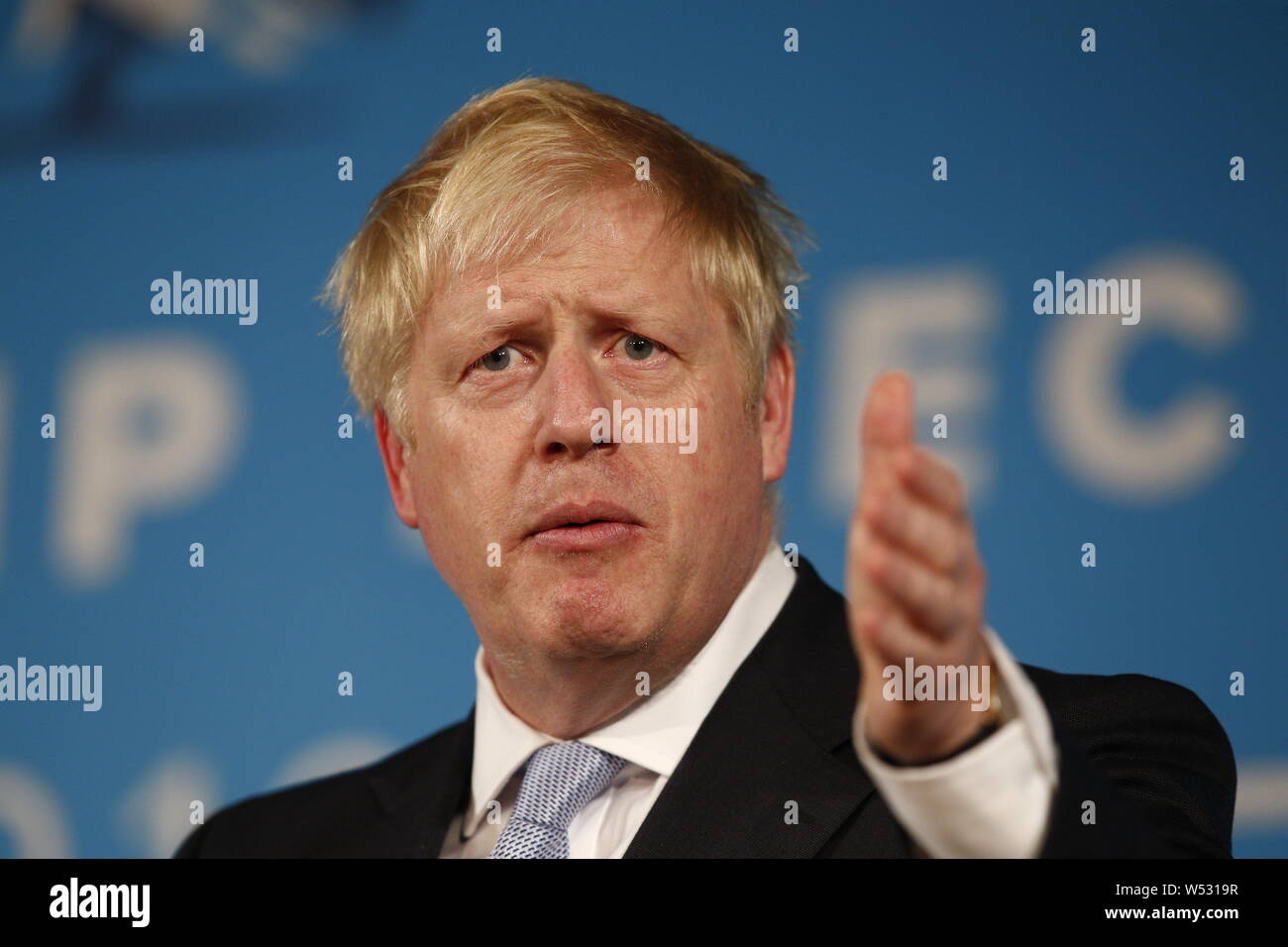 Boris speaks to the crowd of party members. Contenders in the Conservative Party leadership competition, Jeremy Hunt and Boris Johnson at Hustings in Bournemouth, Dorset. on June 27, 2019 Stock Photo