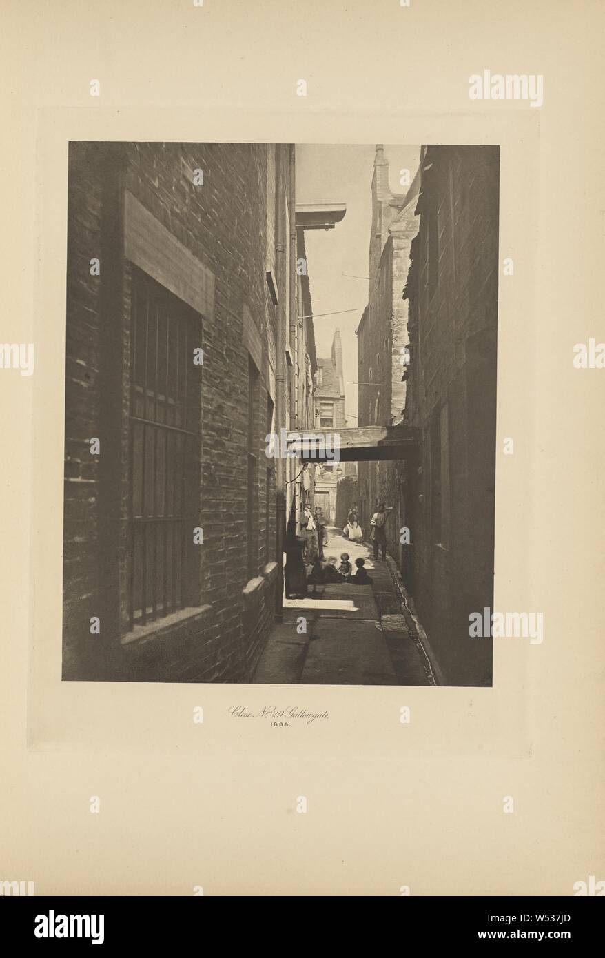 Close No. 29 Gallowgate, Thomas Annan (Scottish,1829 - 1887), Glasgow, Scotland, negative 1868, print 1900, Photogravure, 22.2 × 17.7 cm (8 3/4 × 6 15/16 in Stock Photo