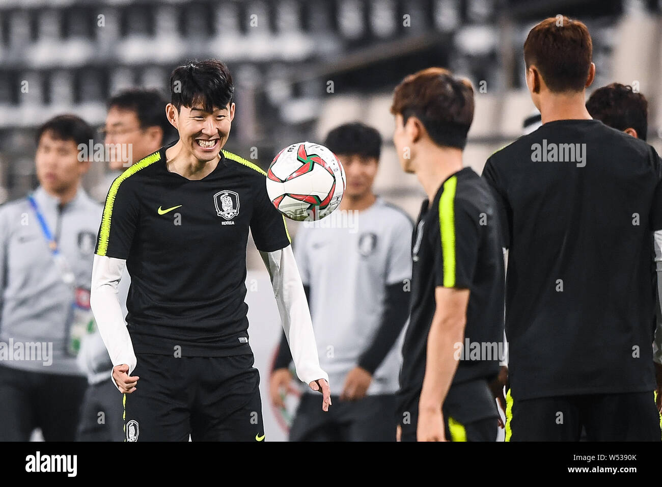 son-heung-min-training-hi-res-stock-photography-and-images-alamy