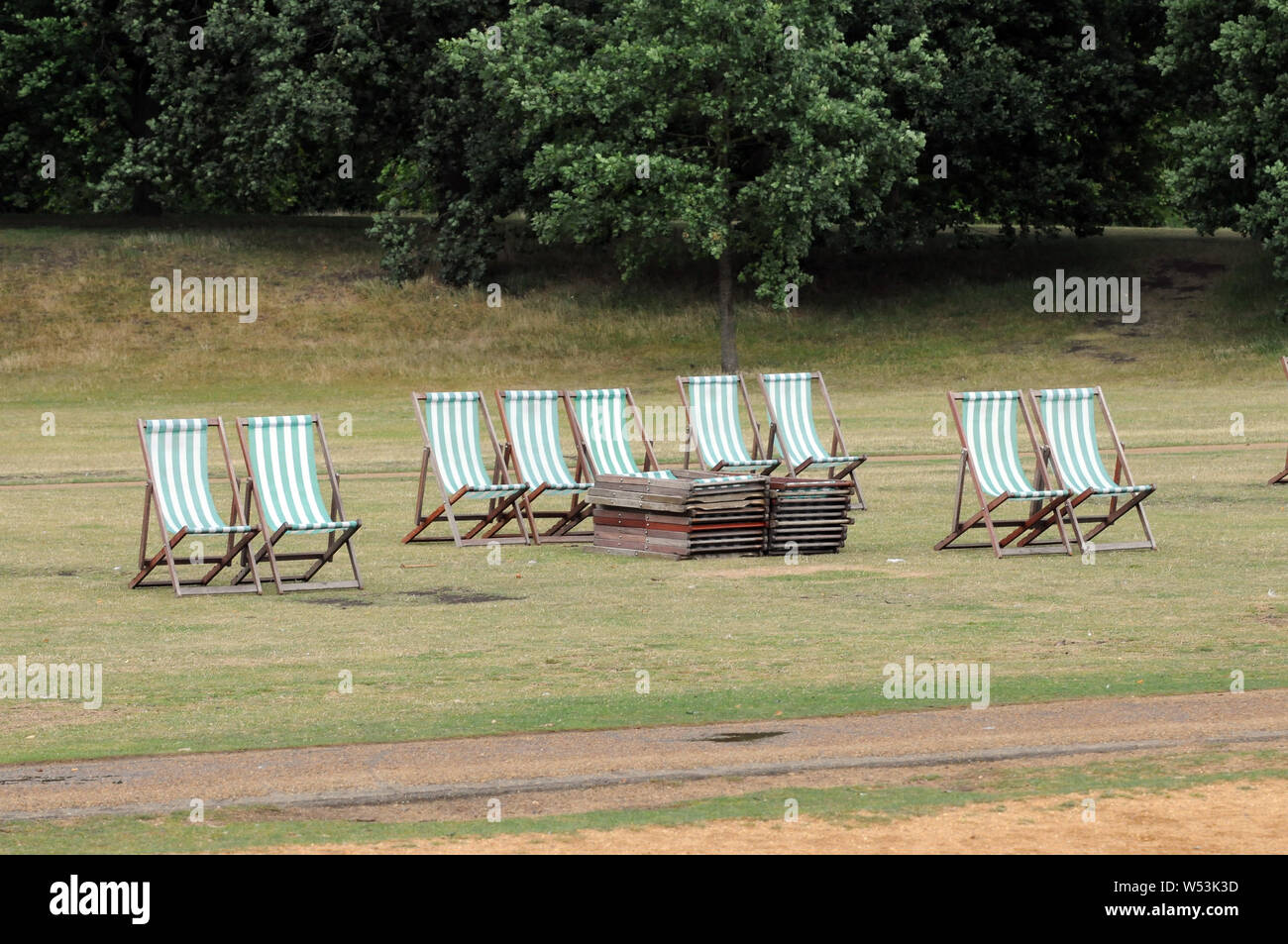 London Uk 26 July 2019 Deserted Deck Chairs In Hyde Park As