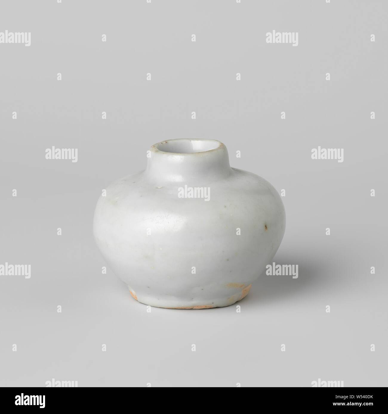 Ming dynasty vase c 1403 1424 hires stock photography and images Alamy