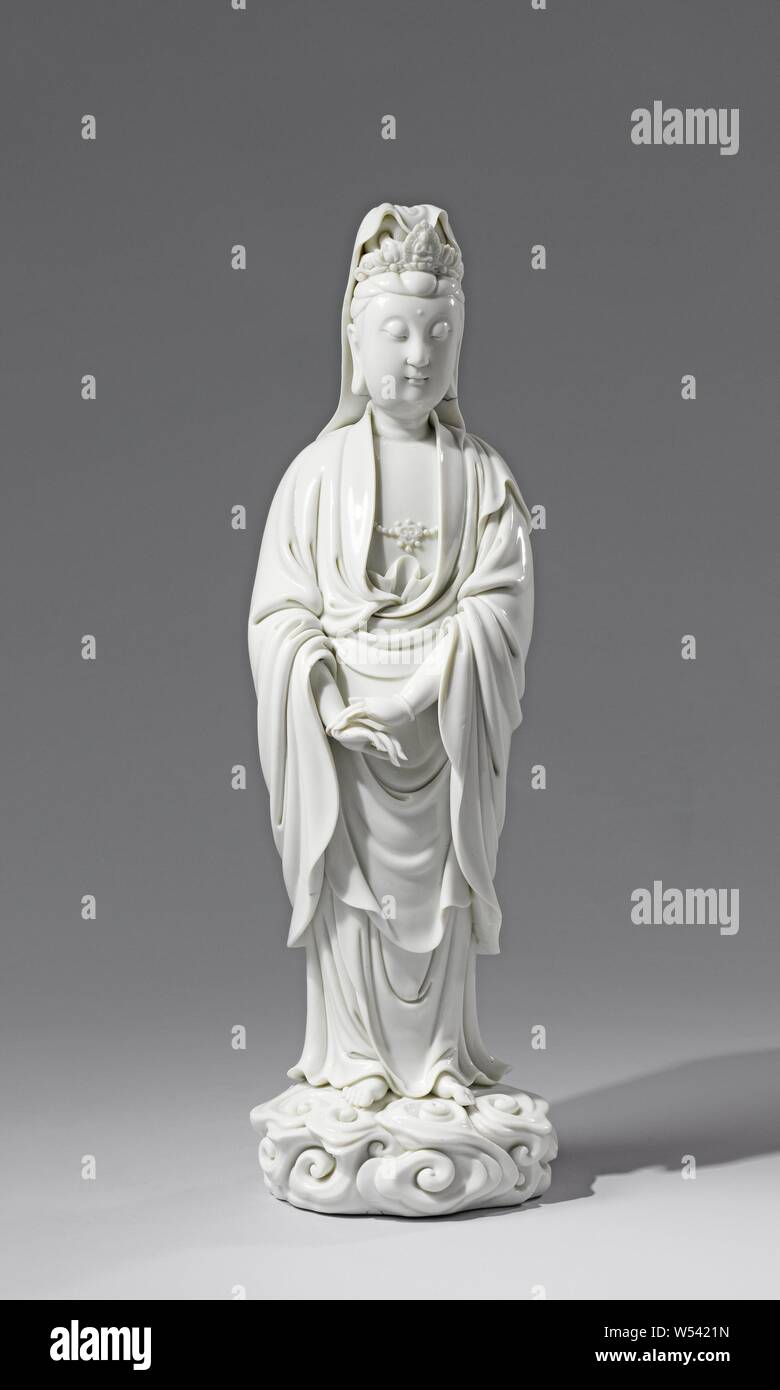 RK681 Stehende Guanyin auf Lotusblüte Keramikfigur Seladon Glasur China 