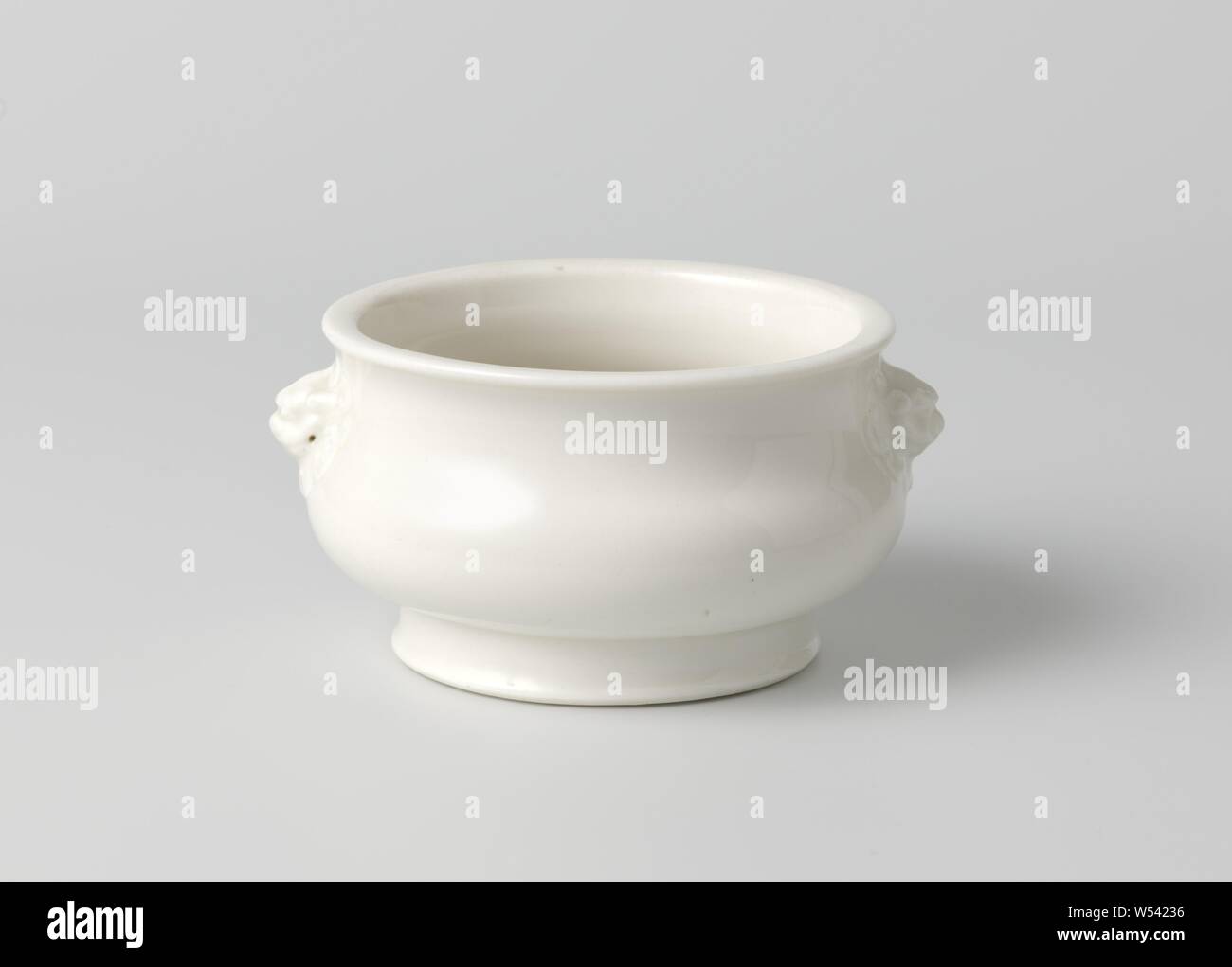 Blanc de chine lion hi-res stock photography and images - Alamy