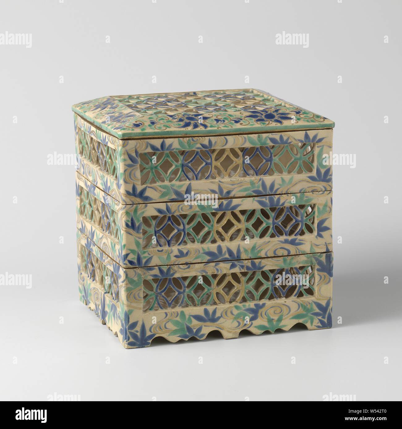 Three layer square stack hi-res stock photography and images - Alamy