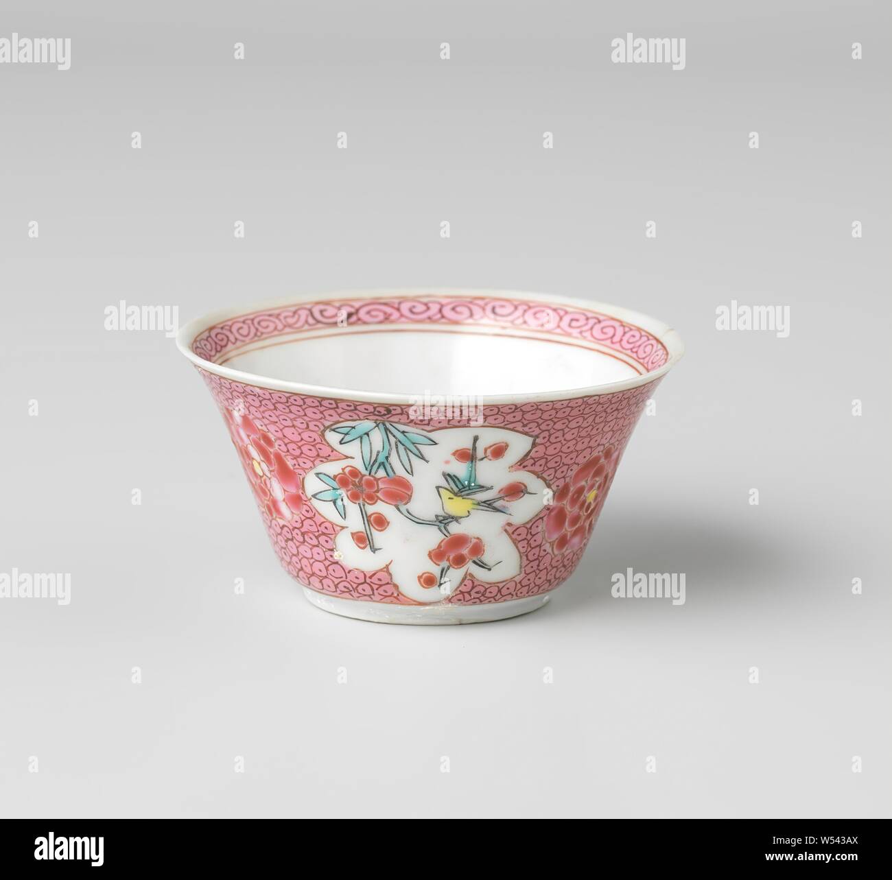 Cup with a Chinese lady and boy in a landscape and flower sprays on diaper pattern, Porcelain cup with a spreading wall painted on the glaze in blue, red, pink, green, yellow and black. On the bottom a medallion with a Chinese lady and a boy in a landscape with trees and rocks, on the wall napkin with three flowers and three cartouches with a bird or insect on a flower branch (prunus, peony, lotus), the inner edge with a curled band. A crack in the wall of the head. Famille rose., anonymous, China, c. 1725 - c. 1749, Qing-dynasty (1644-1912) / Yongzheng-period (1723-1735) / Qianlong-period Stock Photo