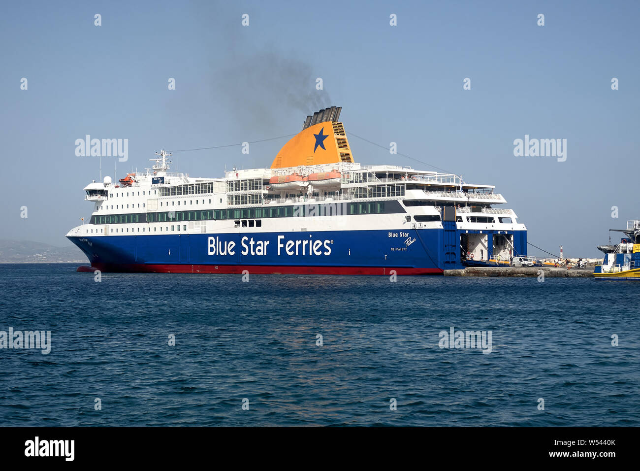 Page 2 - Greek Ferries High Resolution Stock Photography and Images - Alamy