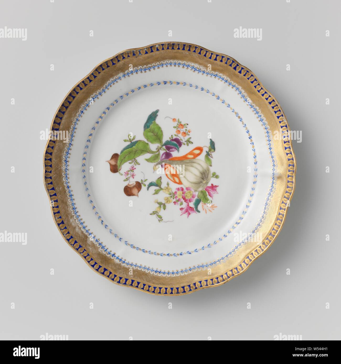Lobed Plate With Fruit And Flower Sprays And Ornamental Borders