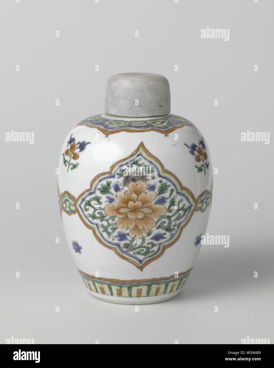 Qing Dynasty Potpourri Pot with Lid