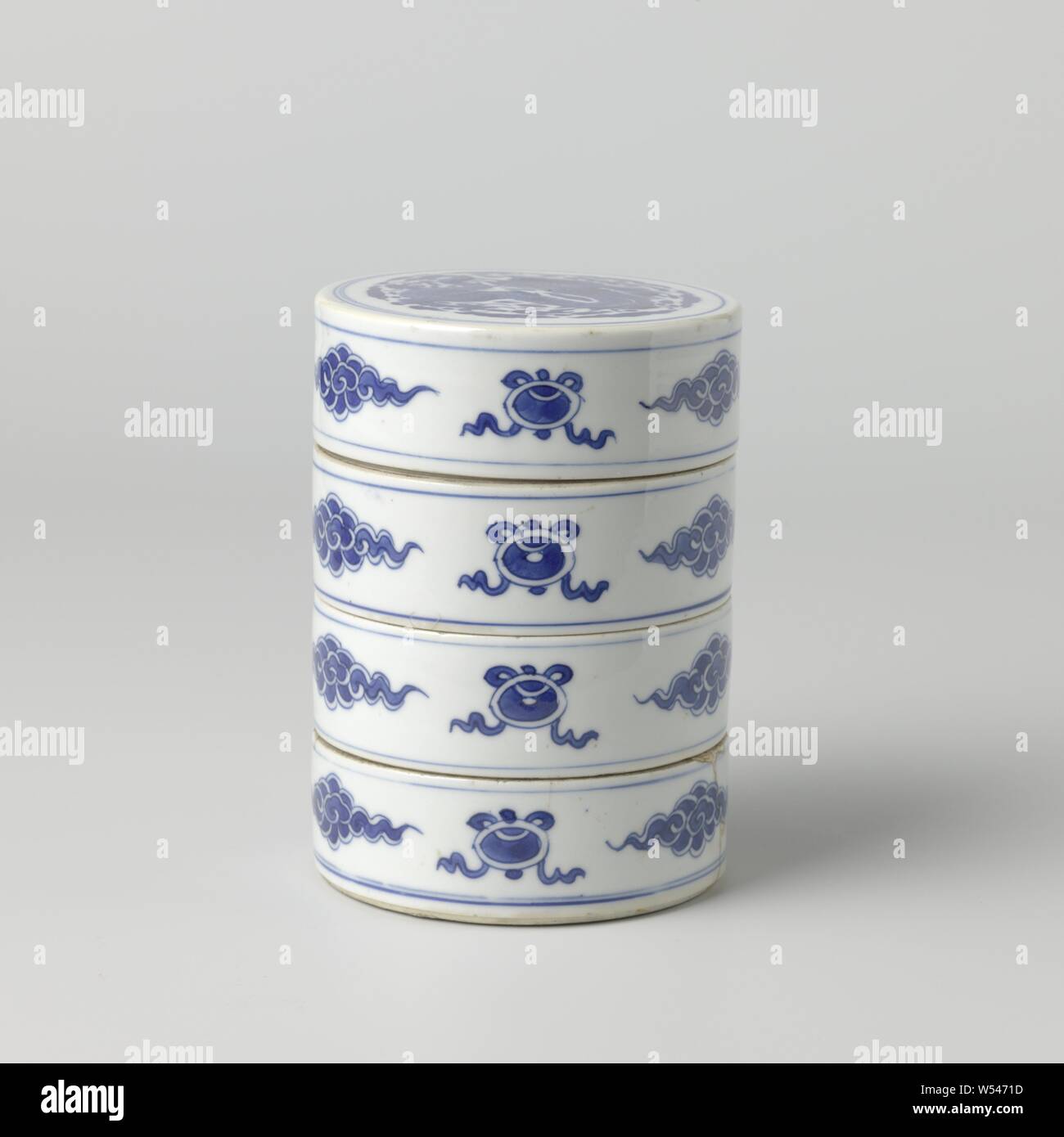 Blue and White Lozenge Form Box with popular Lid and Four Character Mark - Antique Blue and White Chinese Porcelain