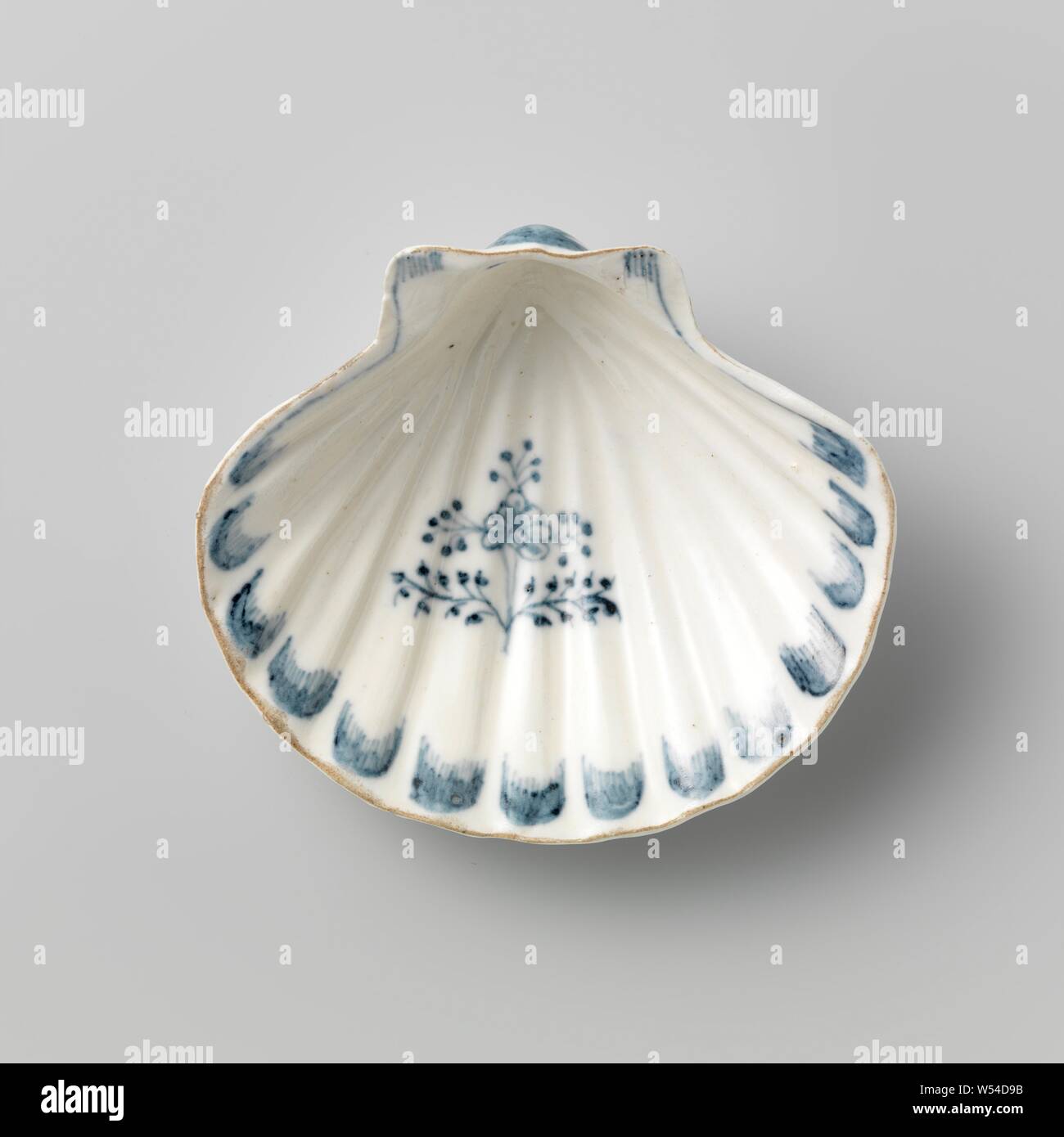 Porcelain Oyster Shell Hi res Stock Photography And Images Alamy