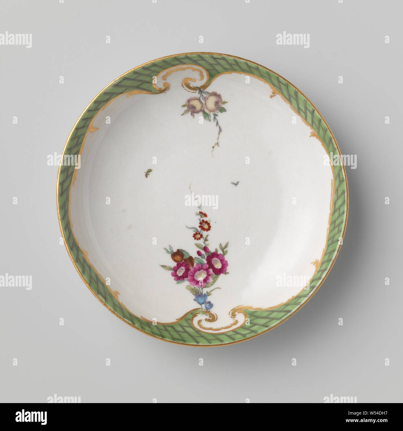 Dish, Porcelain dish. Multicolored painted with flower bouquets and a ladder motif along the edges., Manufactuur Oud-Loosdrecht, Loosdrecht, 1774 - 1784, porcelain (material), d 13.3 cm × h 2.9 cm Stock Photo