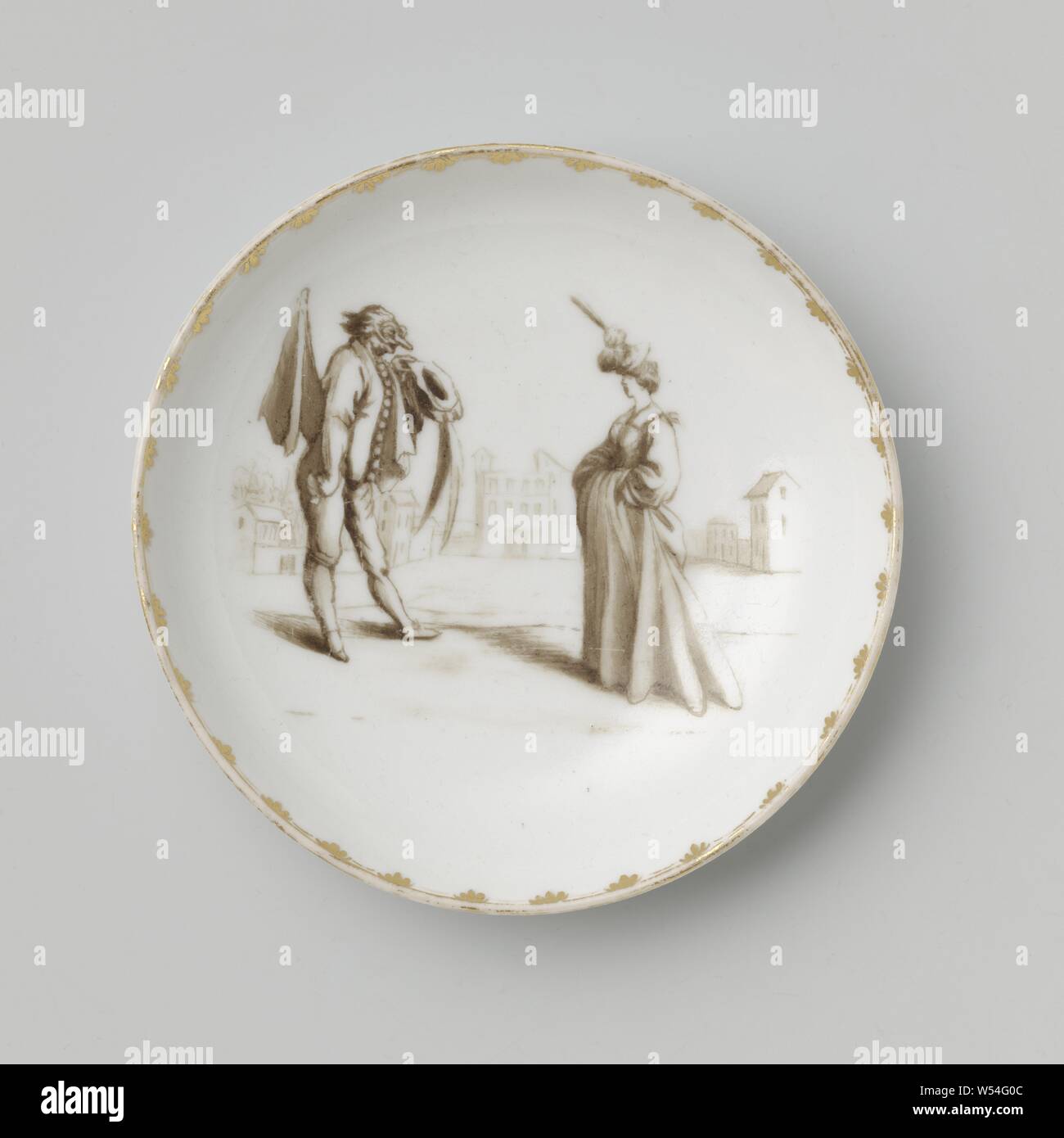 Saucer with Cap. Ceremonia and Lavinia, Porcelain saucer. Painted in brown with two figures Cap. Ceremonia and Lavinia., Manufactuur Oud-Loosdrecht, Loosdrecht, 1774 - 1784, porcelain (material), h 2.6 cm × d 12.2 cm Stock Photo