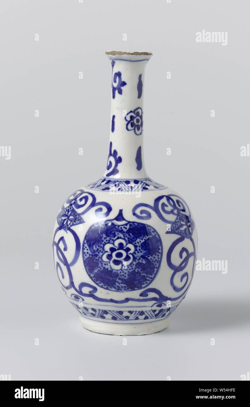 Vase of faience, De Paauw (mentioned on object), Delft, c. 1690 - c. 1710, h 14 cm × d 7 cm Stock Photo