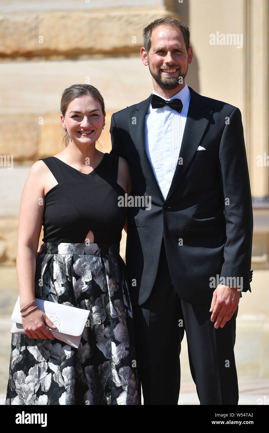 Bayreuth, Deutschland. 25th July, 2019. Judith Gerlach (CSU Minister of  State) with husband Tobias Nitsch on her arrival. Opening of the Bayreuth  Richard Wagner Festival 2019. Red carpet on 25.07.2019. Gruener Hill, |