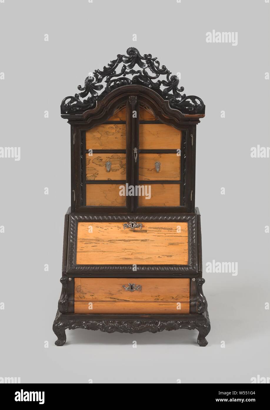 Two drawer legs rosettes hi res stock photography and images Alamy