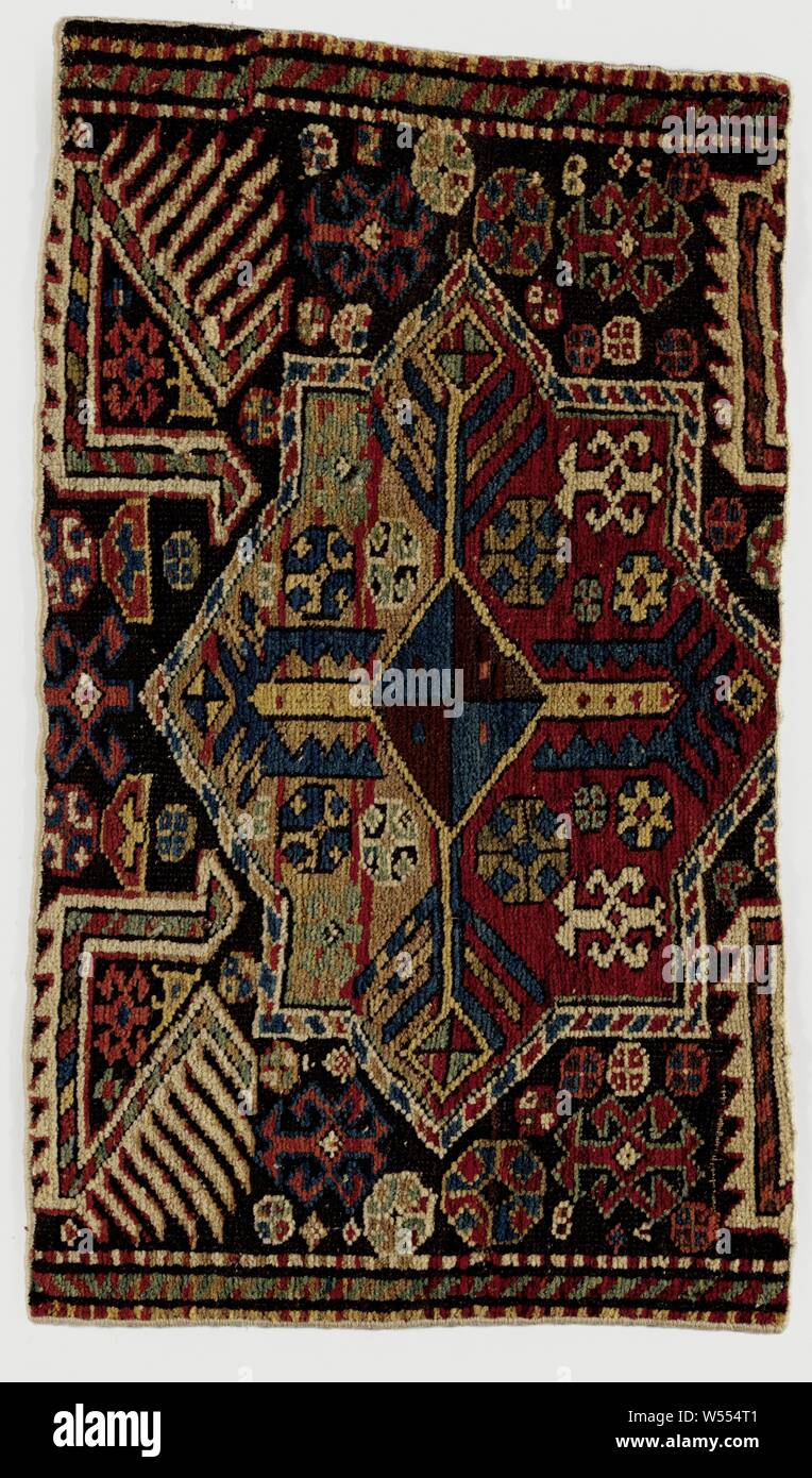 Oriental carpet, Fragment of an oriental carpet, medallion rug. In midfield  an eight-pointed star medallion with numerous geometriache motifs and two  animal figures., Shirvan, 1800 - 1850, ketting en inslag, h 52