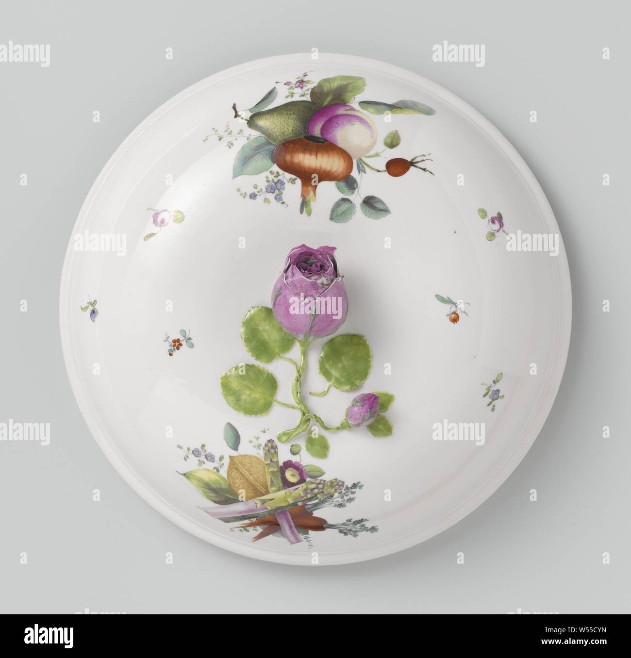 Punch bowl lid hires stock photography and images Alamy