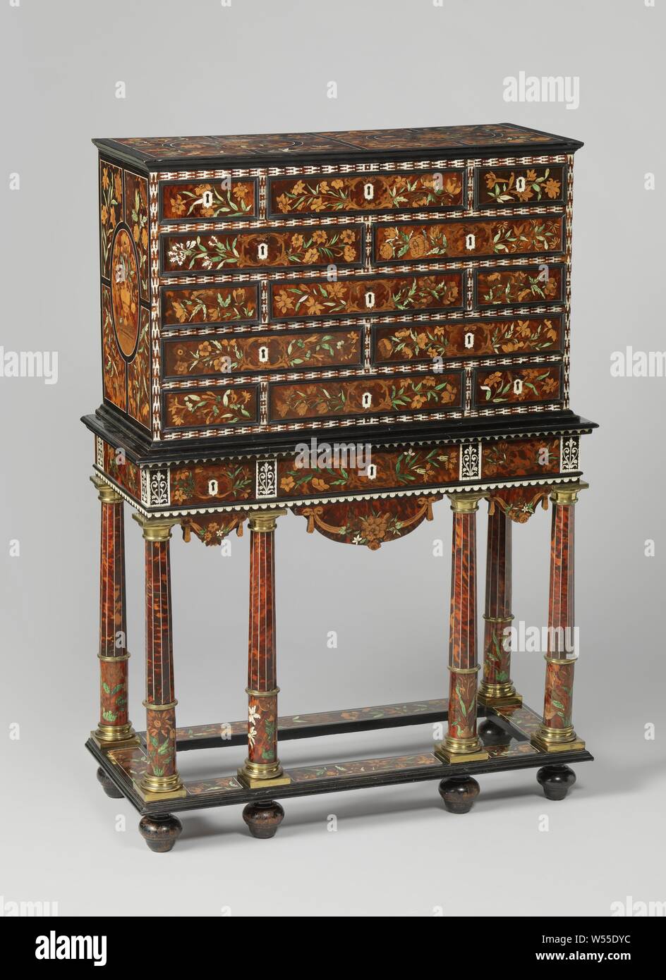 Cabinet Gole Cabinet Cabinet Glued With Marquetry Of Various