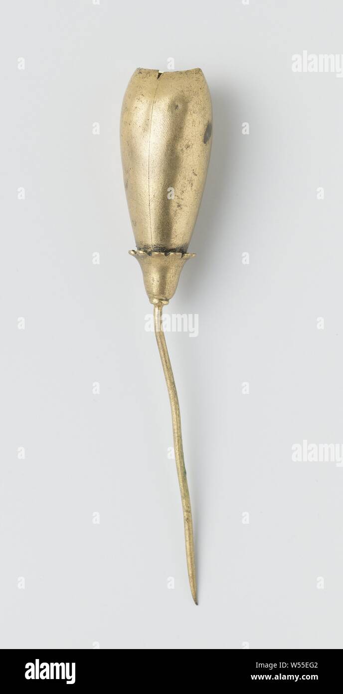 Hat pin made of Persian masquerade costume, Hat pin made of gold-colored  metal (copper?) With open lotus-like ornament on needle with pointed tip,  Delft, gentleman Gijsbert Christiaan Six (1892-1975), Delft Student Corps,