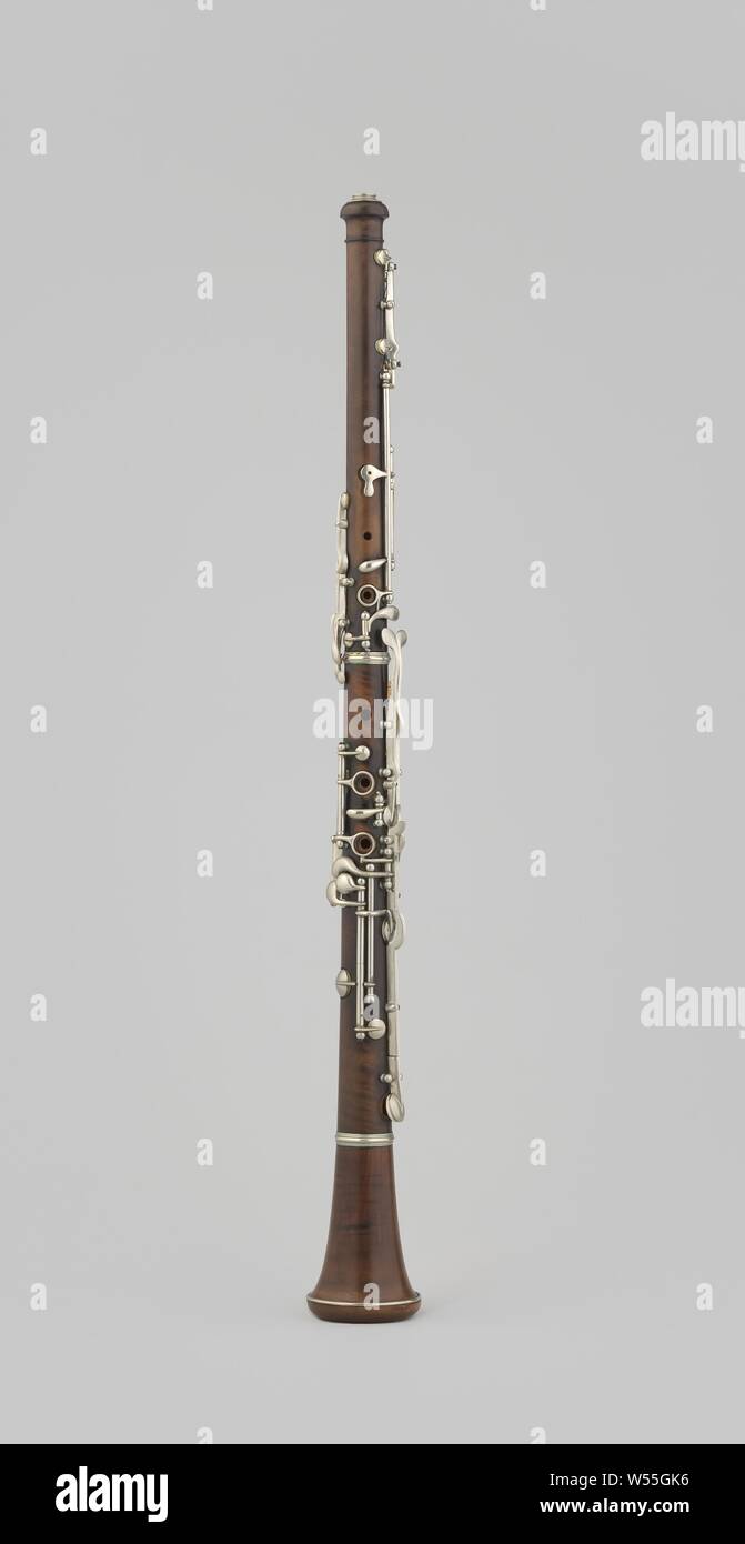 Oboe, Berthold & Sohne, Paris, 1900, boxwood, silver (metal), l 57 cm × d 1.2 cm × d 5.8 cm Stock Photo