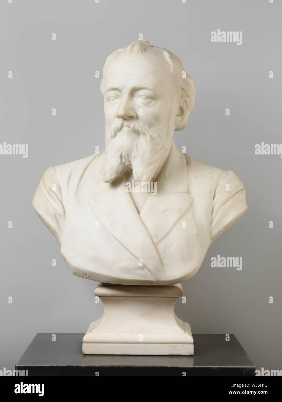 Russian Composer Pyotr Tchaikovsky Marble Bust Statue Sculpture 20 cm white