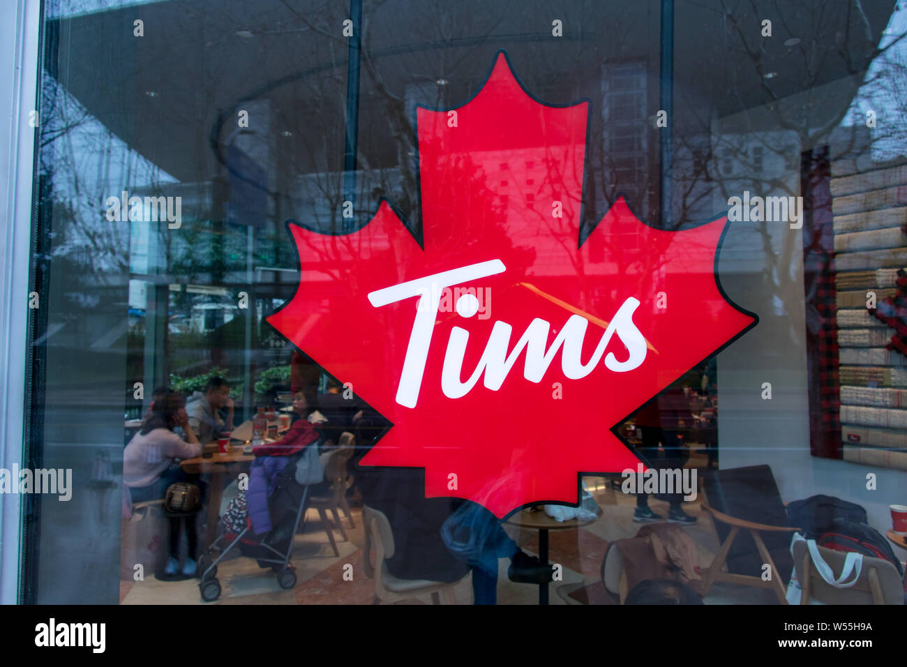 Tim Hortons China Hits 300 Stores Undeterred by Listing Delay