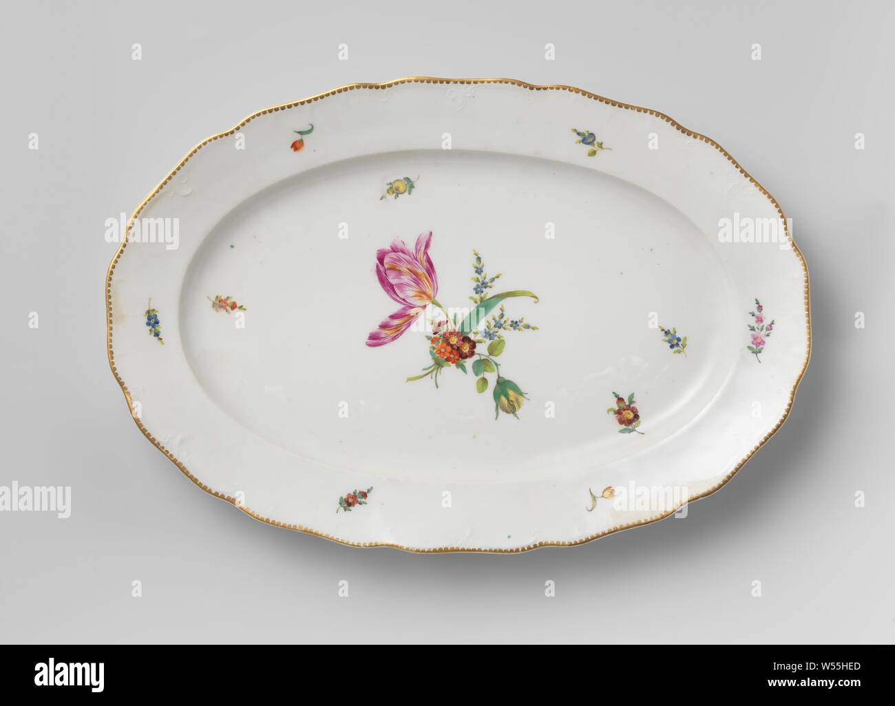 Porcelain dish, Porcelain dish. Painted with bouquets and scattered flowers., Manufactuur Oud-Loosdrecht, Loosdrecht, c. 1774 - c. 1784, porcelain (material), h 4 cm × w 37 cm × d 25 cm Stock Photo