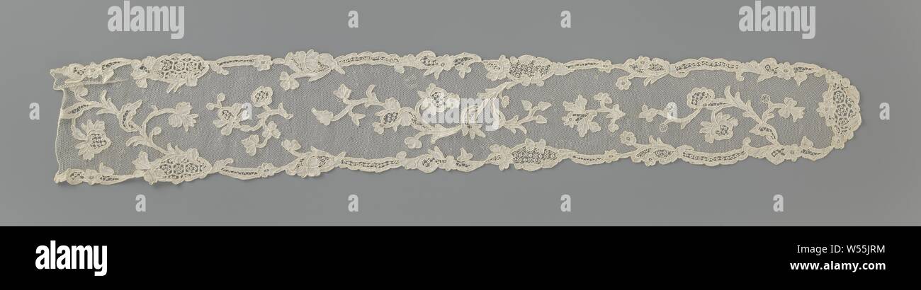 Hat slip from needle lace with hanging flowers, Hat slip from natural colored needle lace: Alençon lace. Elongated shells of a wavy ribbon, interspersed with medallions with gridwork, form the outer edges of a ground on which in turn stand a wavy branch with hanging flowers and pomegranates and a short twig. The pattern in the strip is symmetrical with respect to a standing center branch., anonymous, France, c. 1760 - c. 1790, linen (material), Alençon lace, l 58 cm × w 9 cm ×, 43 cm Stock Photo