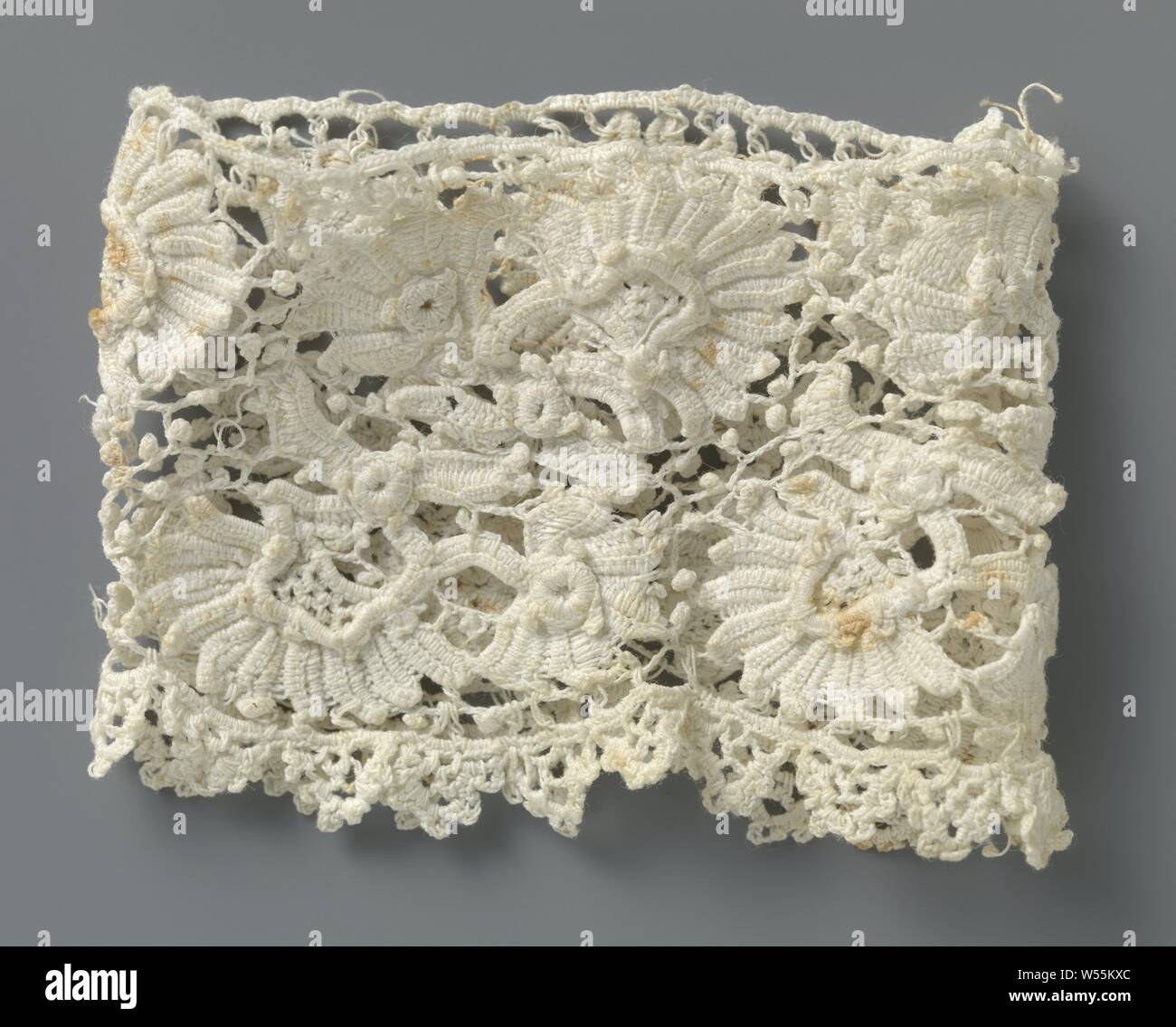 Crochet lace cuff with fanshaped flowers, Natural Irish crochet lace