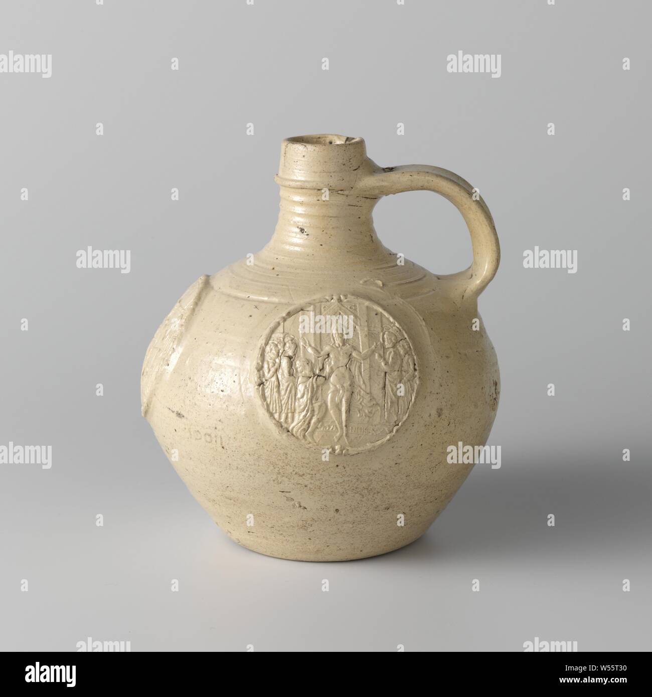 Jug with Christ and doubting Thomas, Stoneware jug on stand with a spherical body and narrow neck. The C-shaped ear is attached to the neck and shoulder. Profile and turning rings on the neck. The belly with three printed and imposed medallions with Christ and the unbeliever Thomas in relief. On the bottom of the medallion the inscription 'IOHANNIS XX'. Siegburg., anonymous, Siegburg, c. 1550 - c. 1599, stoneware, glaze, vitrification, h 16.3 cm d 3.2 cm d 14.5 cm d 7.9 cm Stock Photo