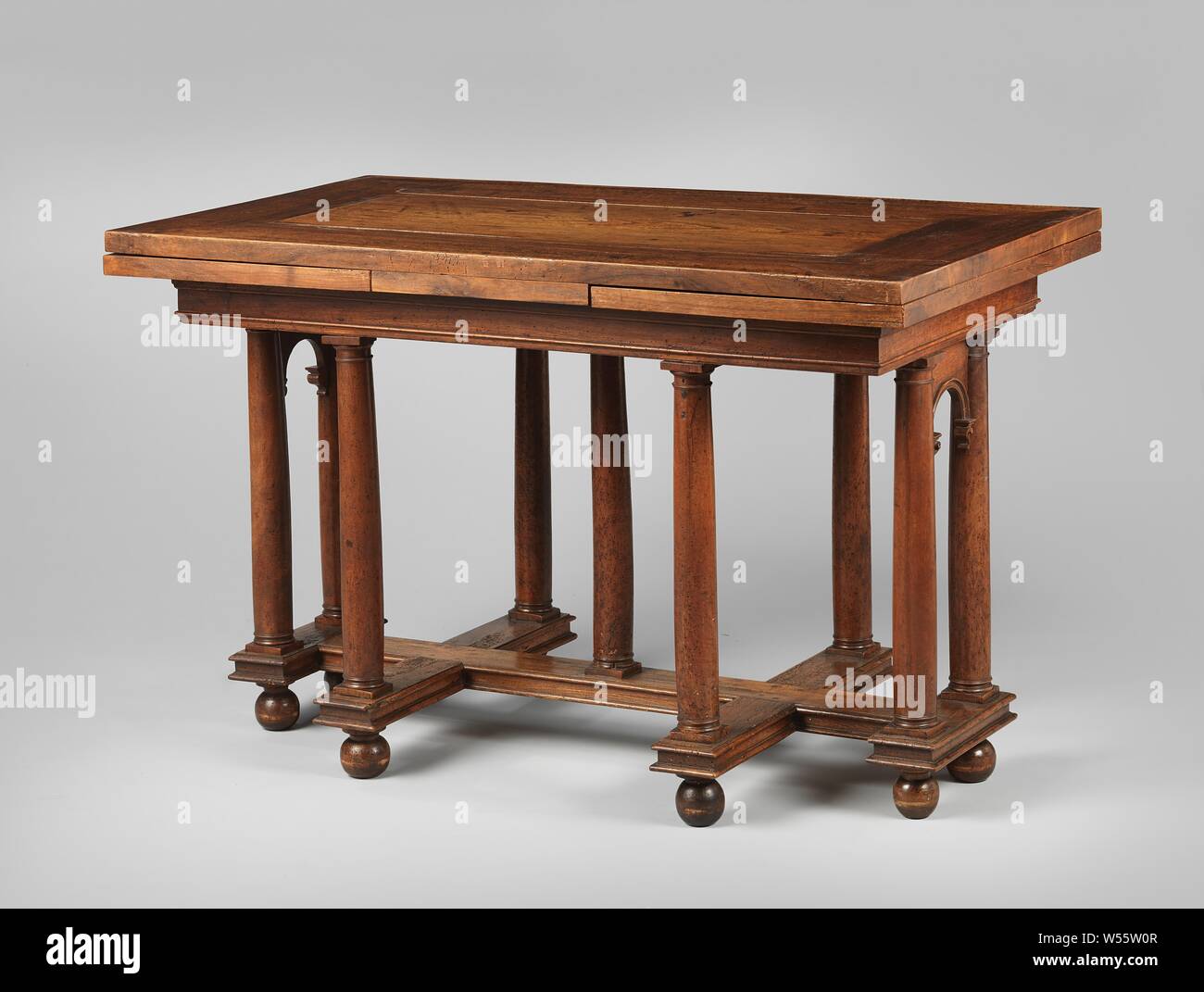 Simple tuscan columns hires stock photography and images Alamy