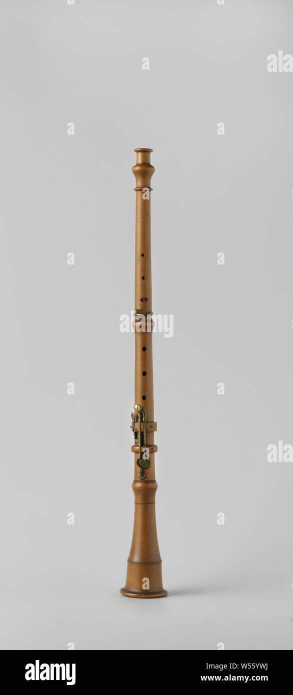 Oboe, boxwood oboe with four valves., anonymous, Germany (possibly), c. 1800, boxwood (hardwood), l 560 mm d 60 mm Stock Photo
