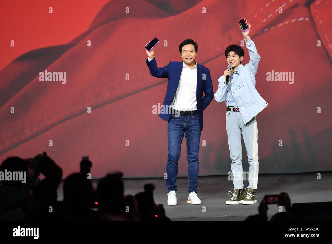BTS WORLD TOUR “LOVE YOURSELF” 剣が君 百夜綴り 和百風伝奇絵巻-参-（人気が高い Amazon.co.jp