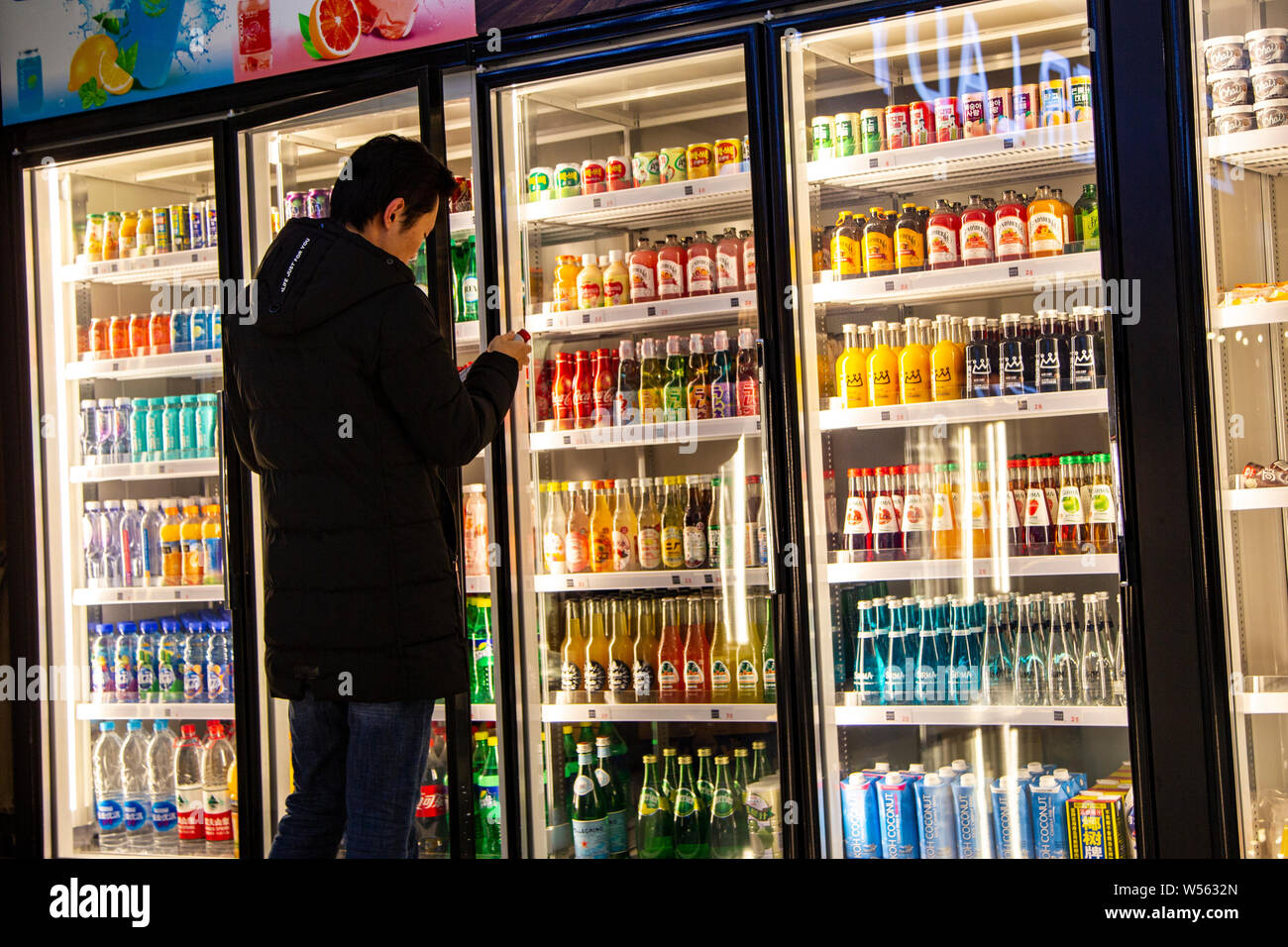 Thousands of bottles of beer are for sale at the store of Beer Lady in  Shanghai, China, 22 February 2019. Zhang Yindi is a delight to foreigners  acr Stock Photo - Alamy