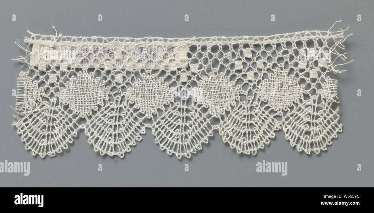 Strip of bobbin lace with diamonds between fan-shaped scallops, Natural-colored bobbin lace, sling side. The repeating pattern consists of fan-shaped shells placed against each other along the underside of the strip. One pane is always placed above the shell edge in the space between the impellers. The windows are made of linen and are connected to each other at the top of the strip by a lattice ground: a straw lattice ground. The ground is decorated with square sleeves, made in shape. There are always four bars in a diamond-shaped configuration between the windows. The top of the strip is Stock Photo