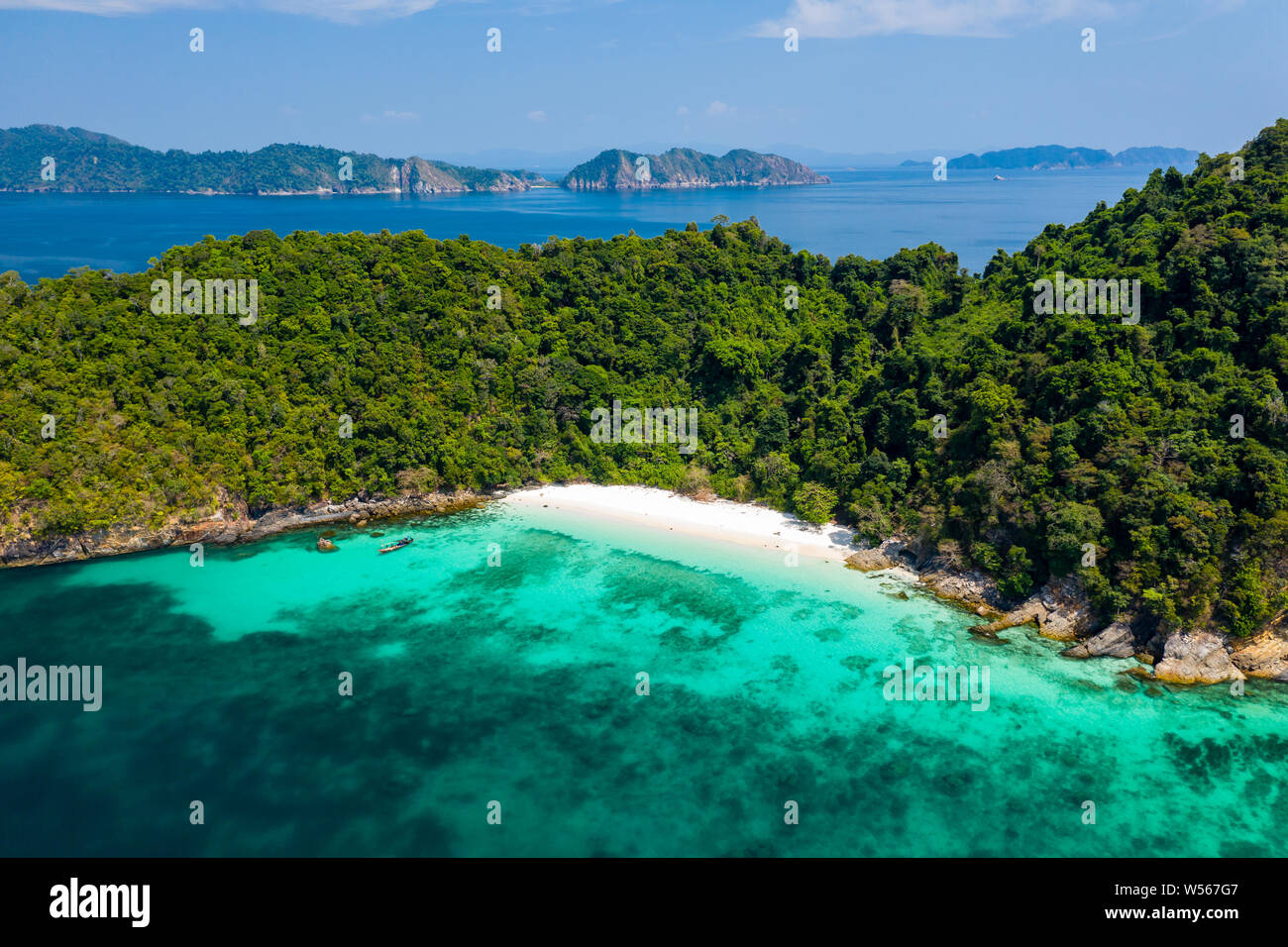 Tropical island aerial hi-res stock photography and images - Alamy