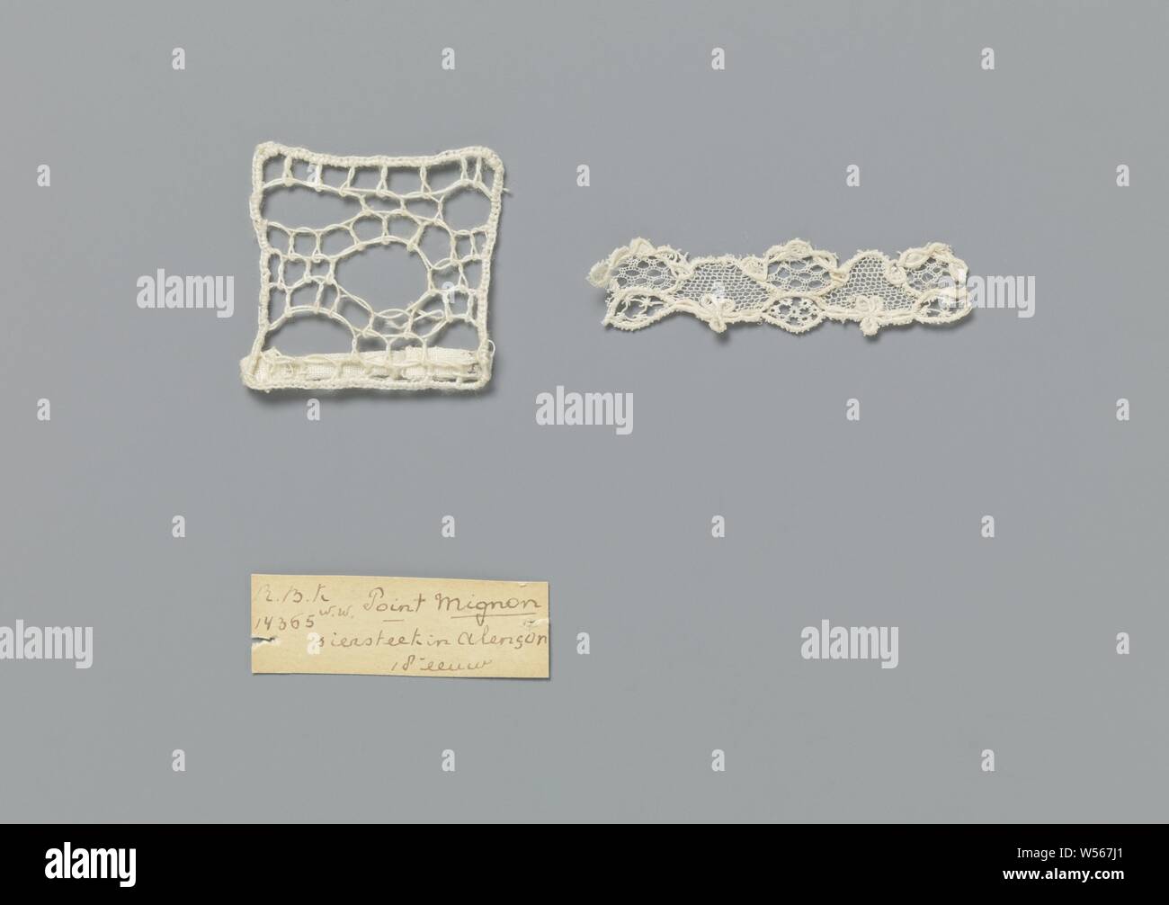 Steel needle lace with a decorative ground made in fine diamond stitch, Steel natural colored needle lace with a decorative ground that is used in, among other things, Alençon lace. Study material. The needle lace stitch used in the decorative soil is also called 'point de Mignon', a fine diamond stitch. The edges of the steel are finished with festival stitches. The sample that was made as a study around 1925 is accompanied by a fragment of Alençon lace from the 18th century in which this diamond stitch was used in the decorative soil., anonymous, Netherlands (possibly), c. 1925 - c. 1929 Stock Photo