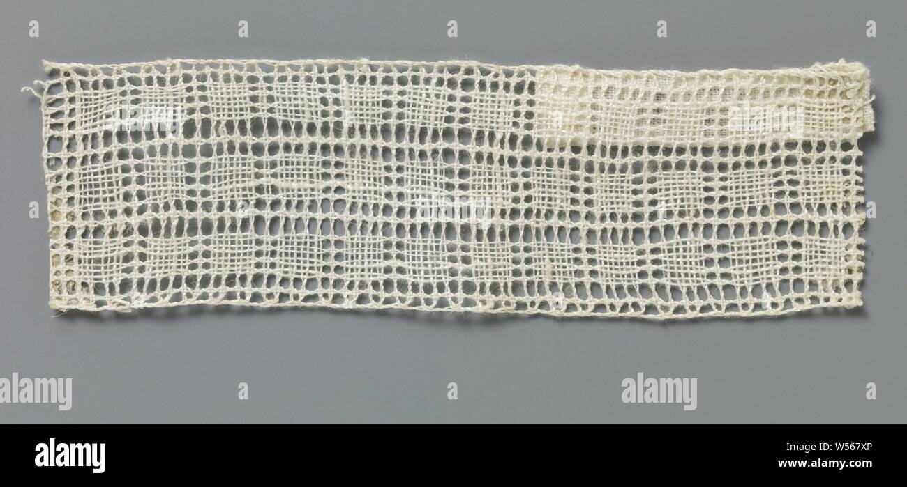 Bobbin lace insert with three rows of squares, Natural Bobbin lace insert: sling lace. The repeating and geometric pattern consists of three rows of linen-lined squares with openwork edges. The top and bottom of the strip are finished straight., anonymous, Russia, c. 1900, linen (material), torchon lace, l 8 cm × w 2.4 cm ×, 1.6 cm Stock Photo