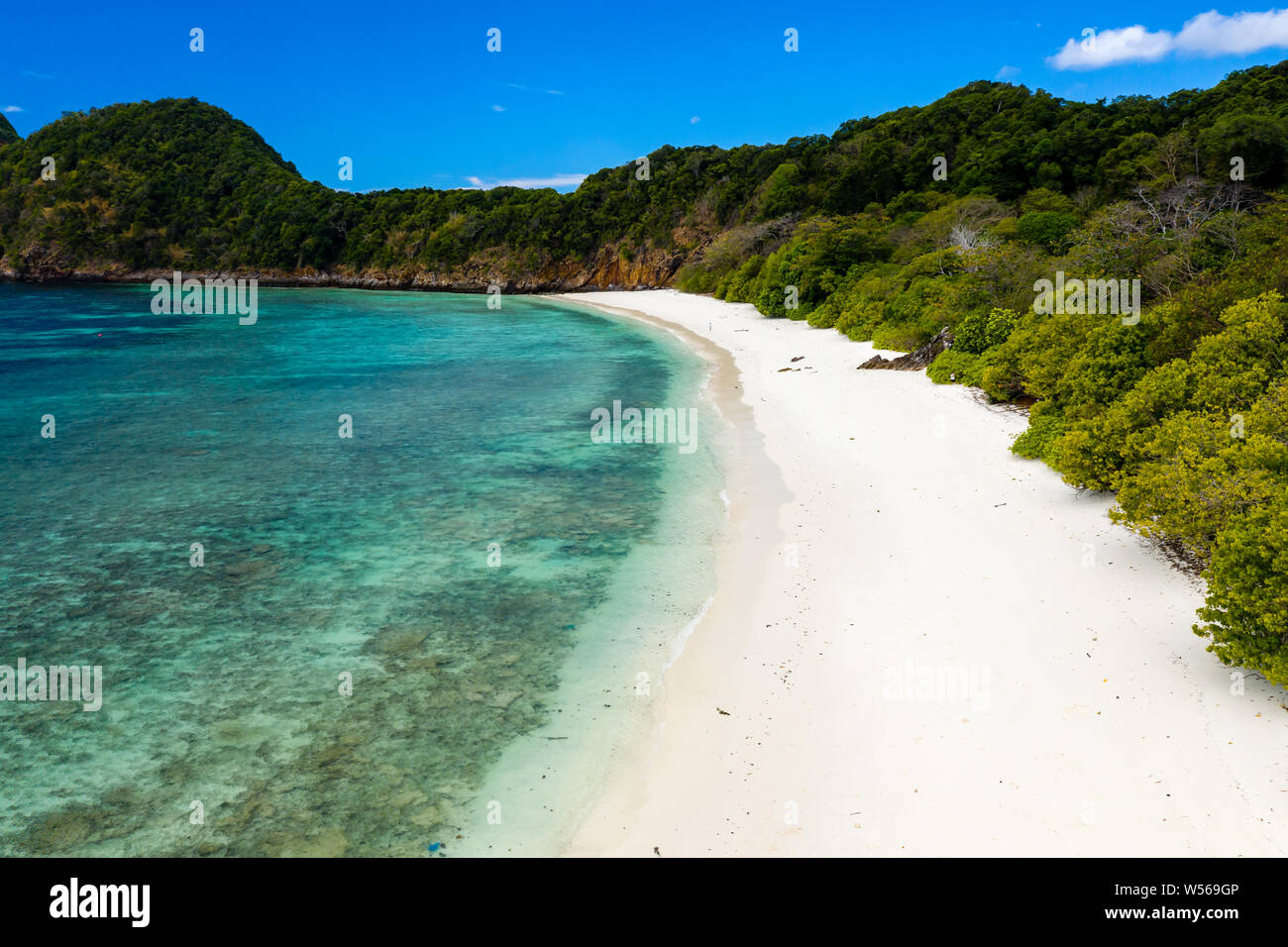 Tropical beach aerial view hi-res stock photography and images - Alamy