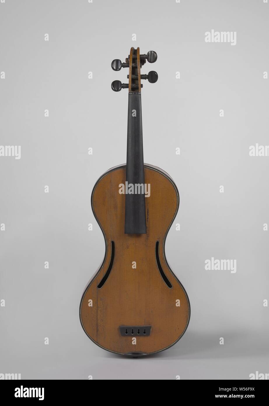 Violin, Violin without tailpiece., Chanot, France, c. 1820, wood (plant material), h 60.0 cm × w 21.2 cm × d 6.0 cm Stock Photo