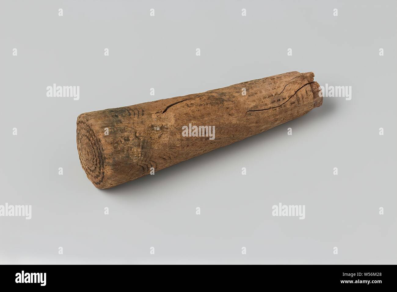 Knife lifter from the wreck of the East India dealer Hollandia, Knife, handle, eroded, Annet, Dutch East India Company, Hollandia (ship), anonymous, Netherlands, 1700 - in or before 13-Jul-1743, wood (plant material), h 8.5 cm × d 2.5 cm Stock Photo